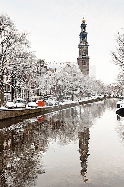 Stadsbeeld van een besneeuwd Amsterdam; Cityscape of snow-covered Amsterdam stock-image by Agami/Marc Guyt,