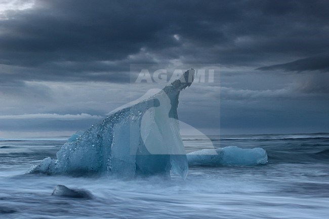 Ijsbergen en avondlicht bij Jokulsarlon; Icebergs and eveninglight at Jokulsarlon stock-image by Agami/Menno van Duijn,